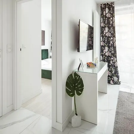 Sleepy3city Plac Unii Aparthotel 3*